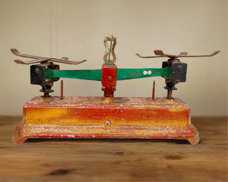 Antique FORCE 2 KILO G Cast Iron Balance Scale