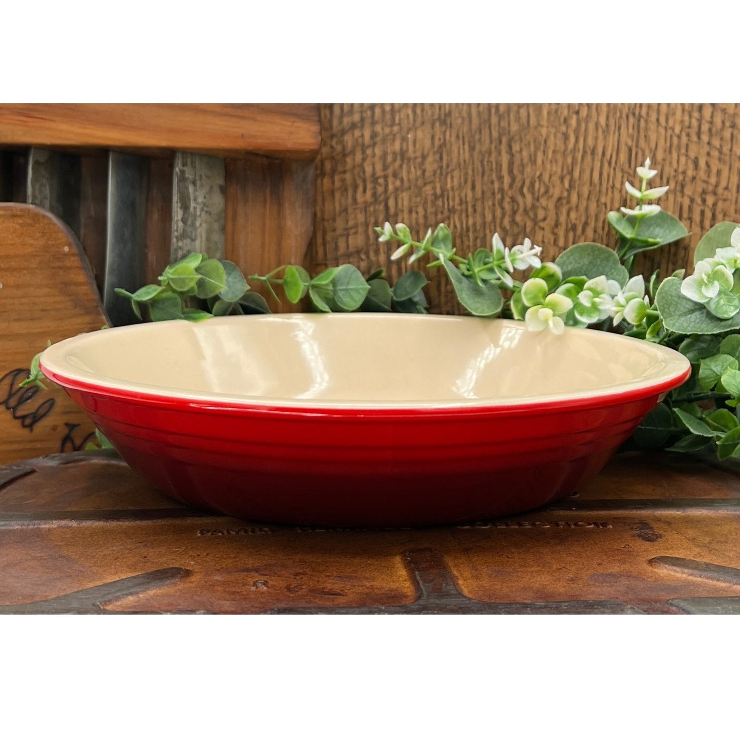 Le Creuset 9" Red Stoneware Pie Dish - Excellent Condition