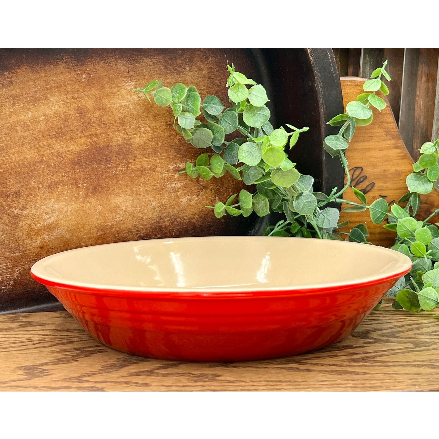 Le Creuset 9" Red Stoneware Pie Dish - Excellent Condition