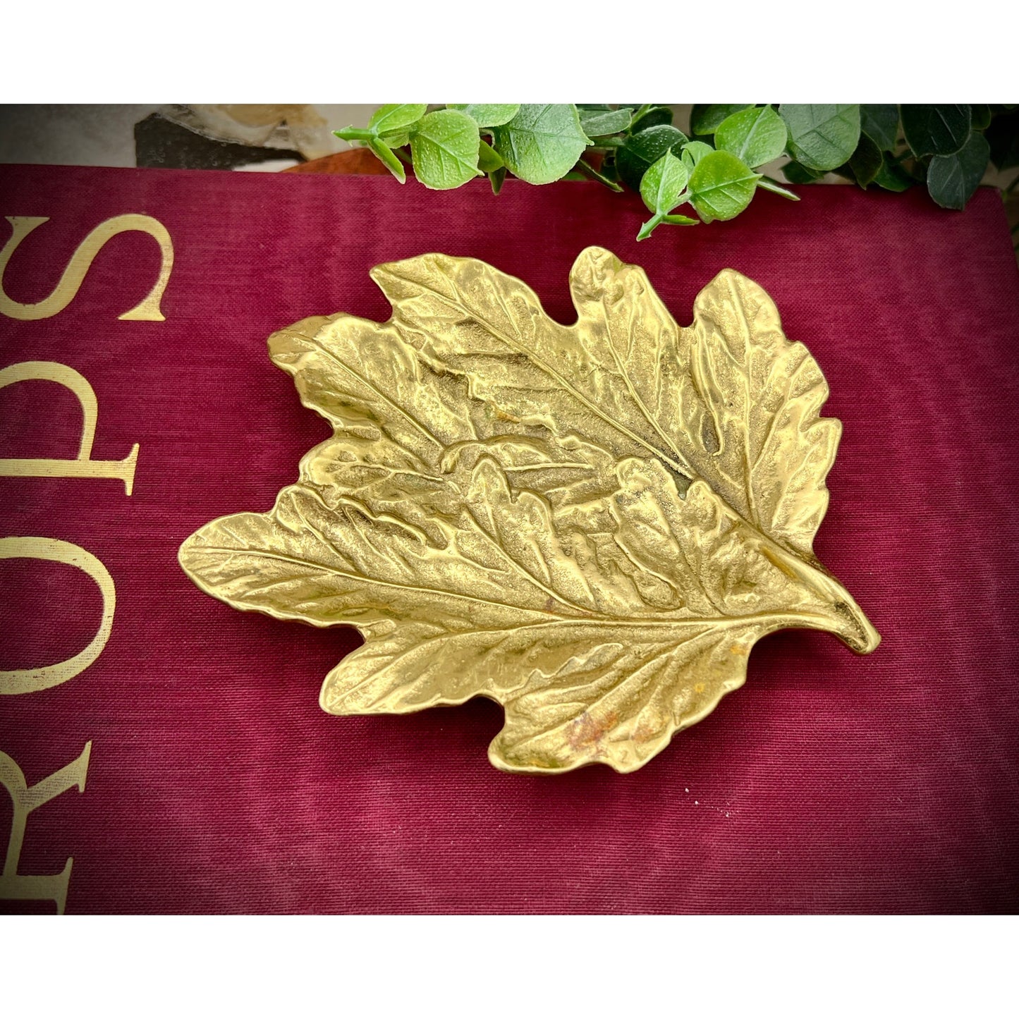 Virginia Metalcrafters 1948 Chrysanthemum Leaf Gold Leaf Trinket Dish Bowl
