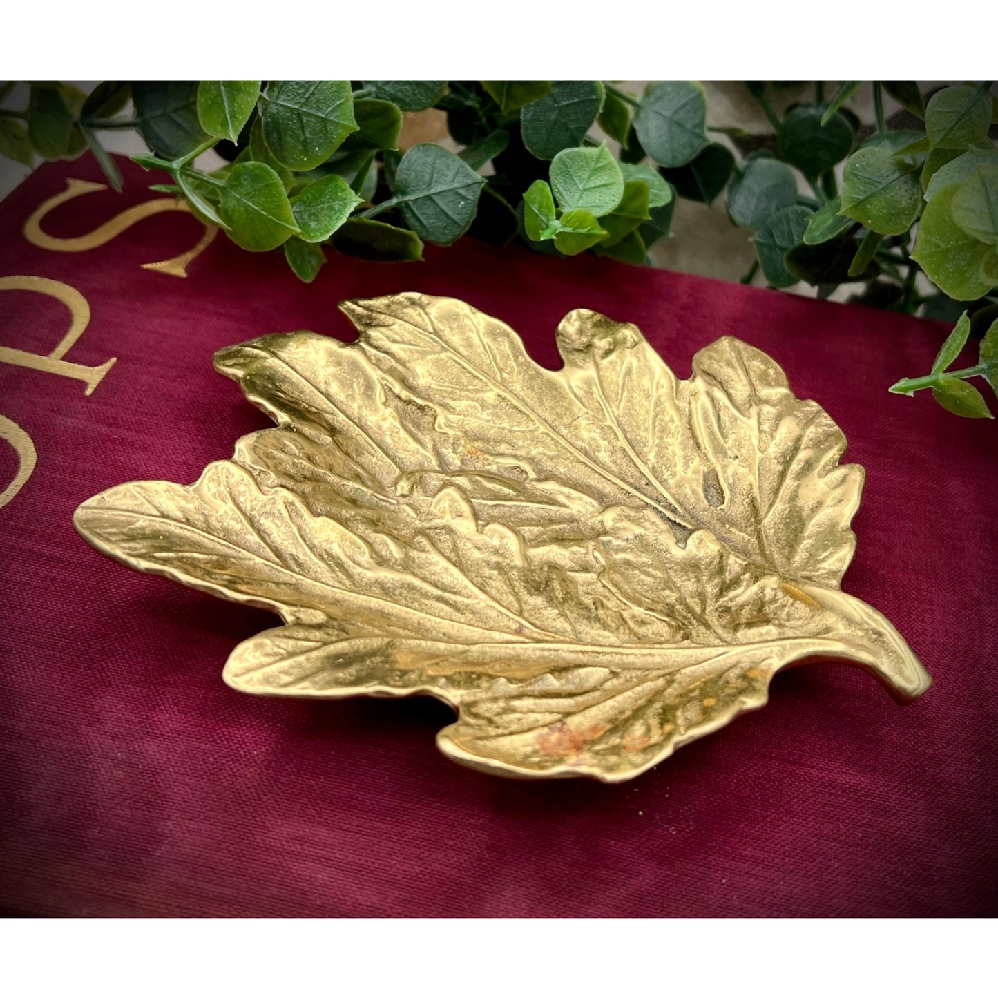 Virginia Metalcrafters 1948 Chrysanthemum Leaf Gold Leaf Trinket Dish Bowl