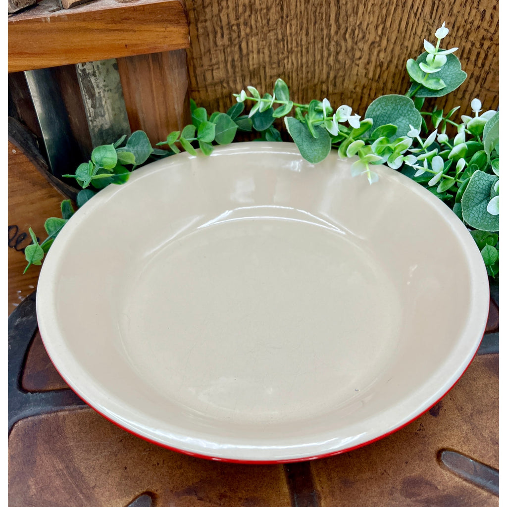Le Creuset 9" Red Stoneware Pie Dish - Excellent Condition