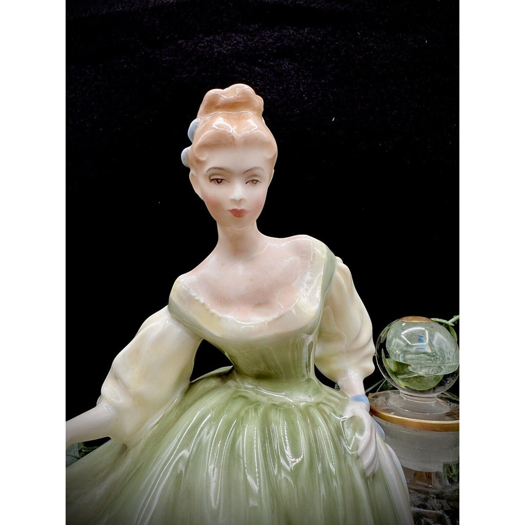 Royal Doulton Vintage “Fair Lady” Figurine HN 2193, 1962