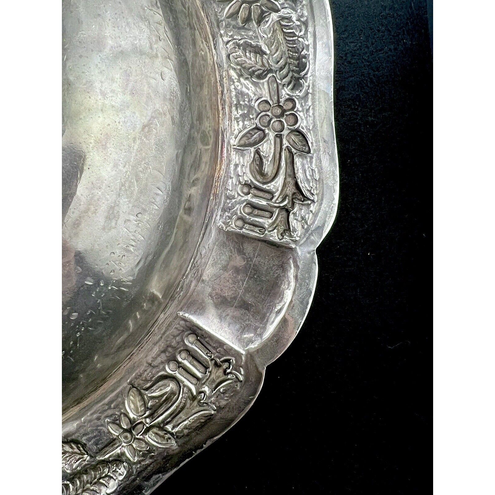 Maciel Mexico 925 sterling silver bowl with rare floral repousse pattern and scalloped rim.